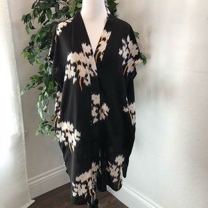Black White Floral Pattern  Kimono
